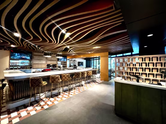 Roost-Bar_474D7029-9254-7162-312CC2055EBEB1D2-474d699efecb8ea_474dd93c-9063-d5f6-e1a8962b43d4297f.avif