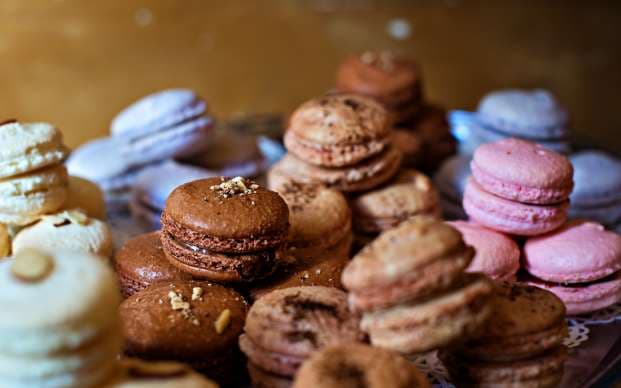 Macarons-multiple-closeup_FDDAC640-304E-410F-B89FBC453FDE5587_3bb46233-fa81-4832-86357f7737d25e6a.jpg