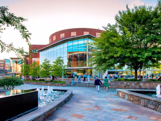 Peace_Center_Exterior2019_8CBECB77-FE75-6FD5-856F130D4F4DC345-8cbec4e6904fac4_8cbed24c-e4e7-b9f9-9cfcc31c1b20f8c4.avif