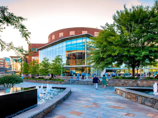 Peace_Center_Exterior2019_8CBECB77-FE75-6FD5-856F130D4F4DC345-8cbec4e6904fac4_8cbed24c-e4e7-b9f9-9cfcc31c1b20f8c4.avif